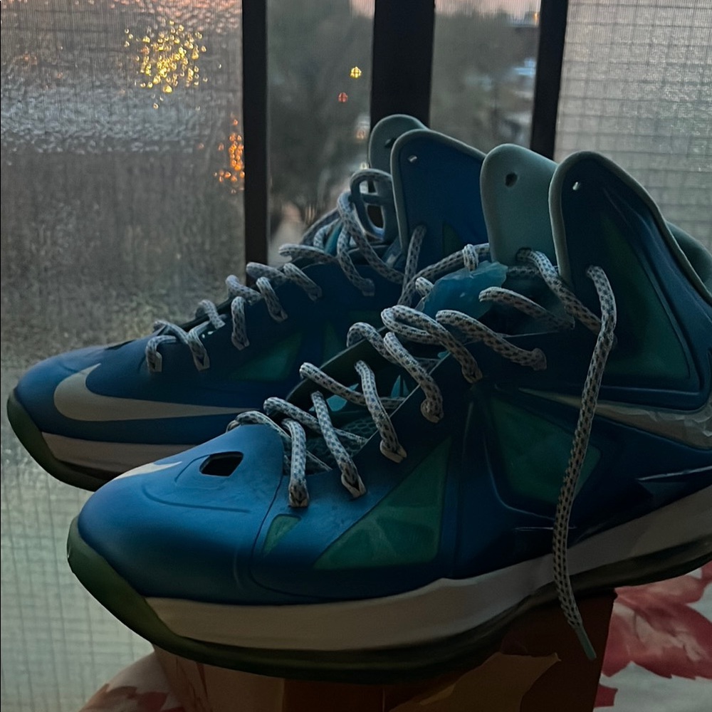 Nike Blue and White High-Top Sneakers